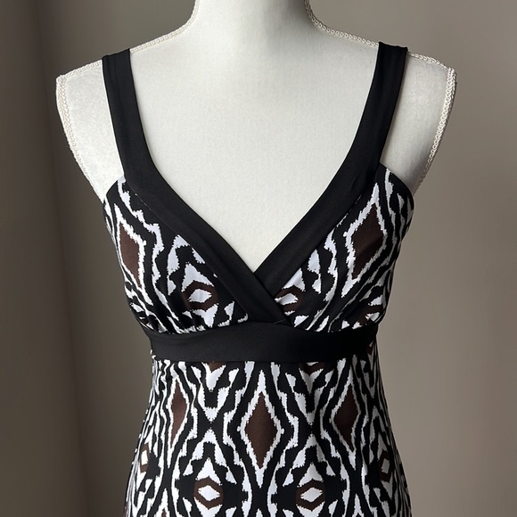 Jessica Dress - Picture 2 of 11